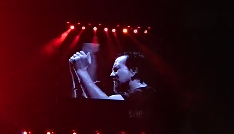 Pearl Jam at the Maracanã Stadium 2018 Allaboardthefraytrain